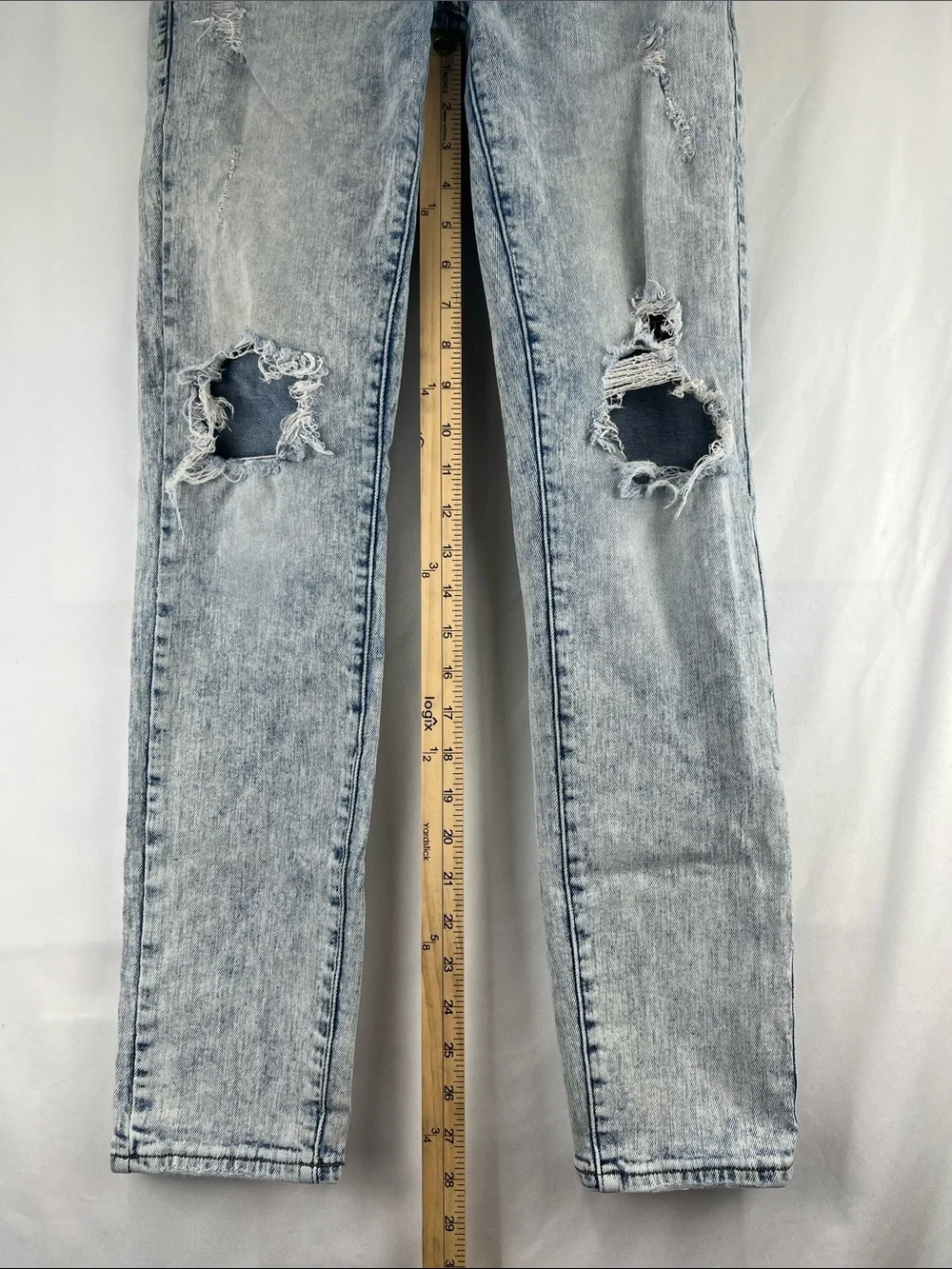 American Eagle - Men’s Jeans - Flex - 30x30 - Distressed - Light Blue